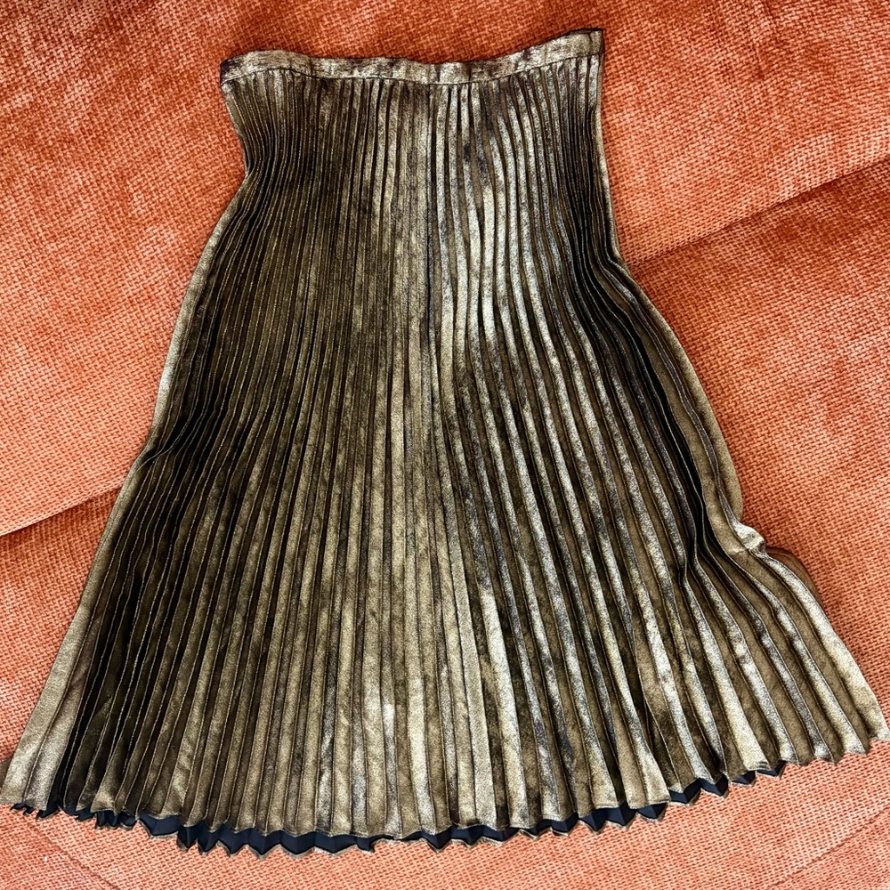 Banana Republic Pleated Black & Gold Midi Skirt